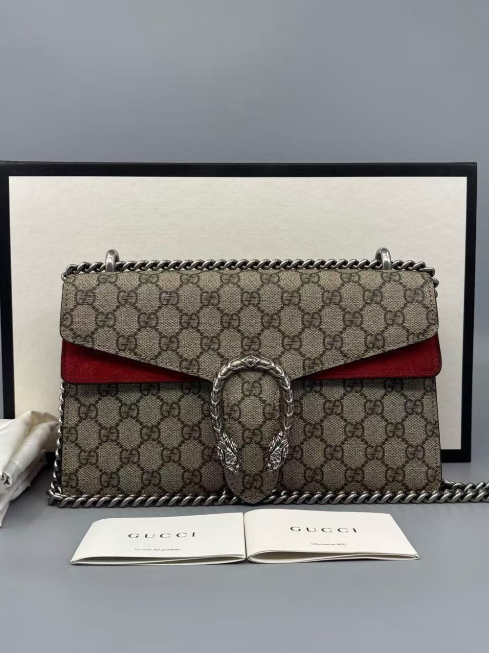 Gucci GG Supreme Shoulder Bag in Beige with Red Accent